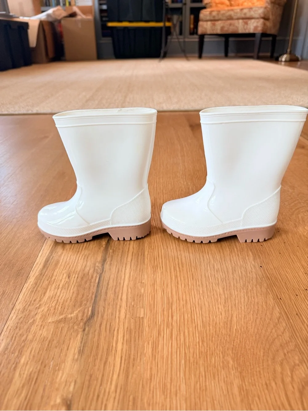 TAMARACK | Kids White Shrimp Boots